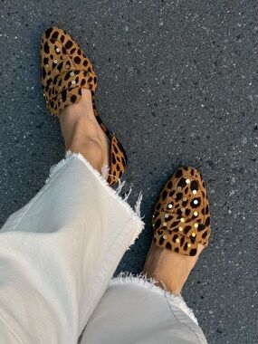 Vince Camuto Womens Leopard Print Studded D'Orsay Tan